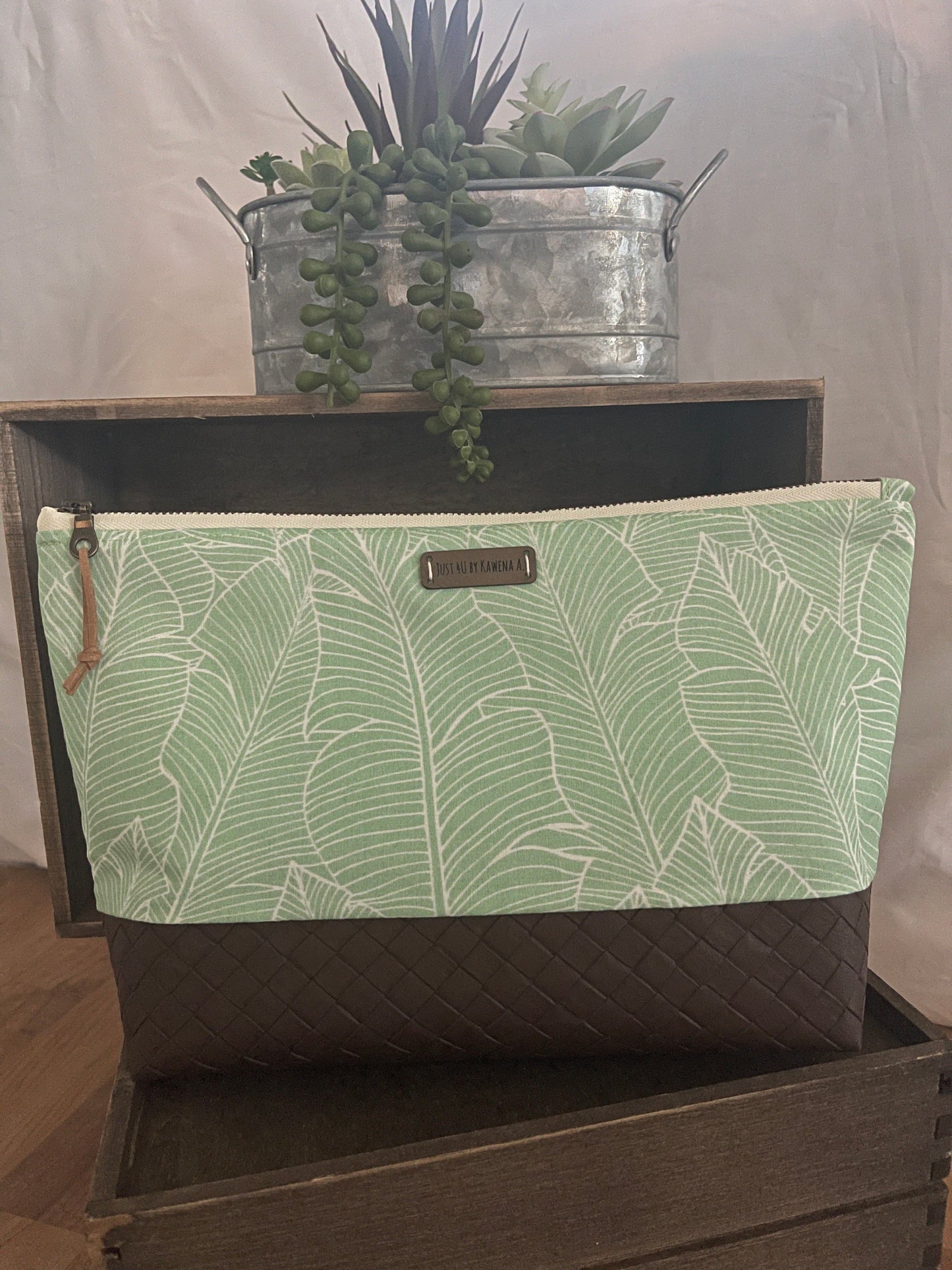 Essential Zipper Pouch
