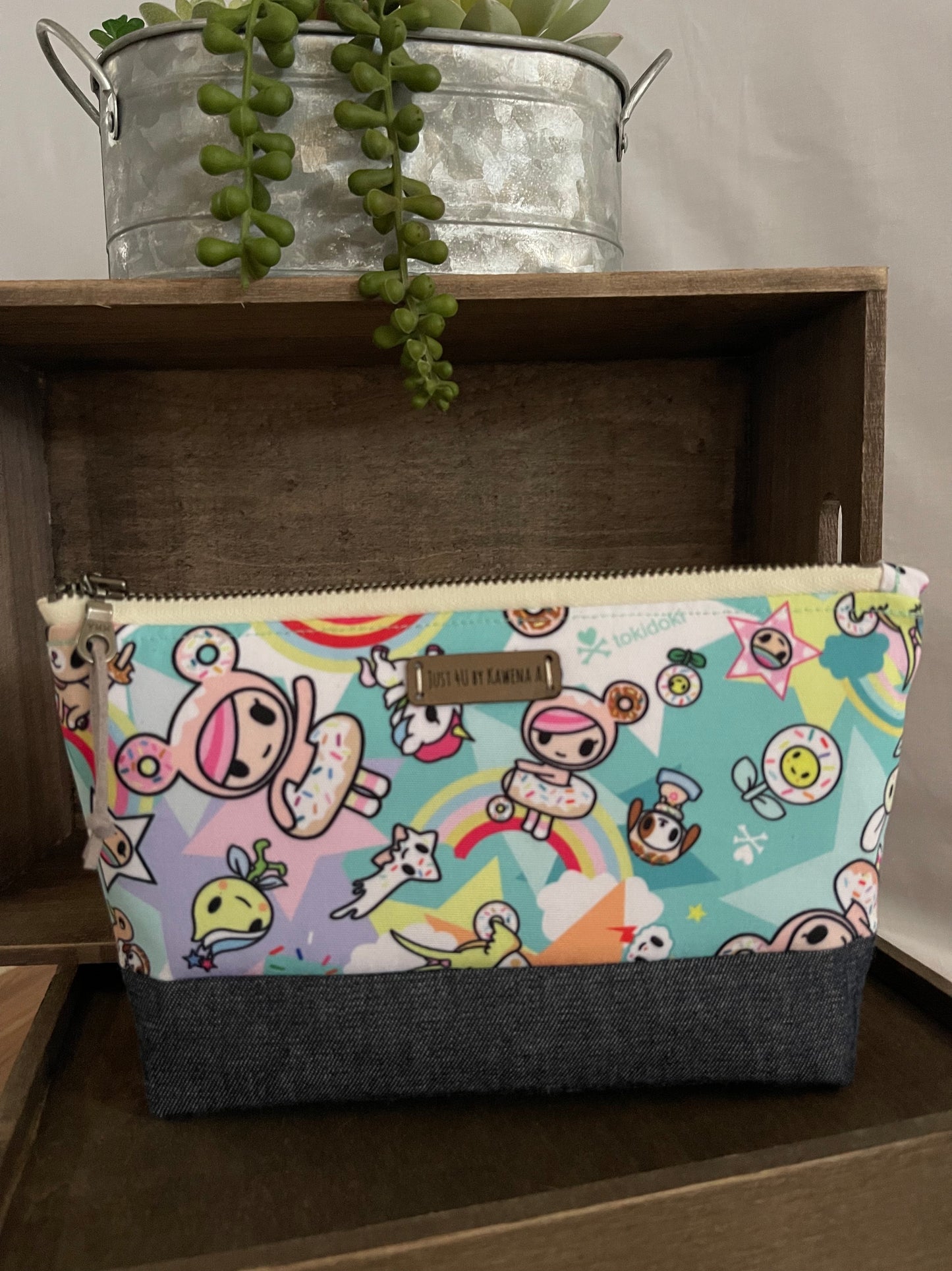Essential Zipper Pouch