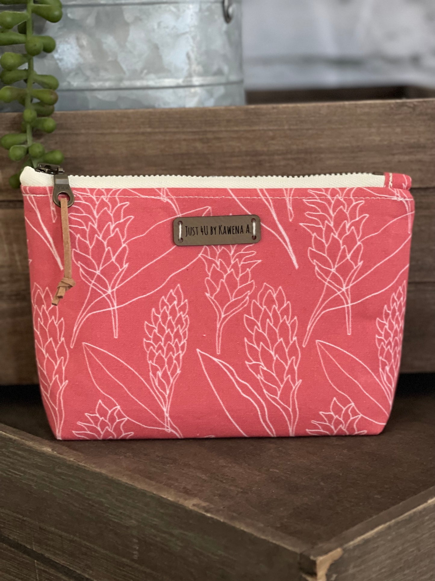 Essential Zipper Pouch